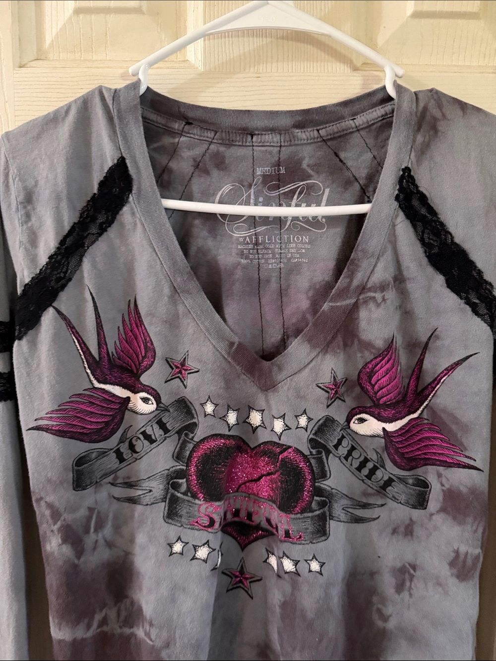 Affliction Women's Gray Tie-Dye V-Neck Long Sleeve Top with Pink Heart Graphic - Picture 4 of 8